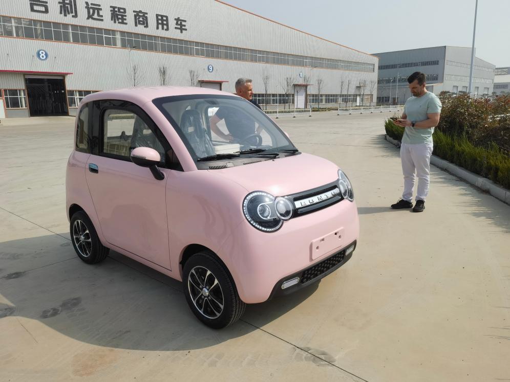 欧州の顧客が BTE09 を運転した後、高品質が認められ賞賛される